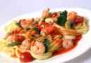 Hoe maak je tagliatelle met garnalen