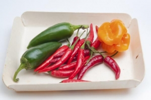Hoe heet is een serranopeper in vergelijking met een jalapeno?