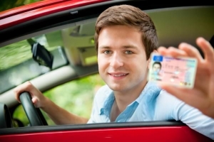 Hoe oud moet je zijn om in australië te rijden?