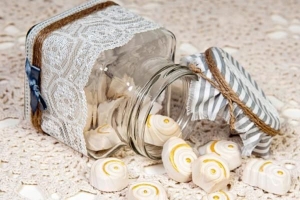 Hoe een badkamer te decoreren met gerecyclede materialen