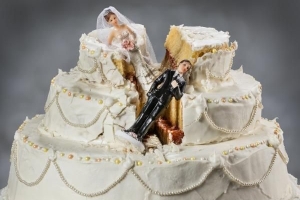 Hoe gebarsten fondantglazuur te repareren?