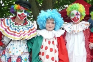 Hoe maak je een clownkostuum?