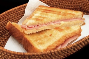 Stap voor stap een broodje ham en kaas maken