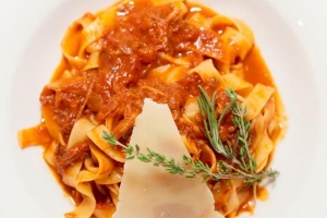 Hoe maak je arrabbiata-saus?