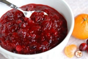 Hoe maak je cranberrysaus helemaal opnieuw?