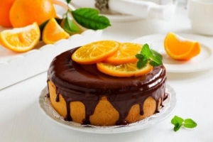 Hoe maak je sinaasappelcake in de magnetron