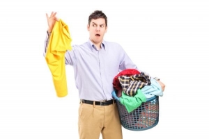 Hoe te voorkomen dat kleding vochtig ruikt?