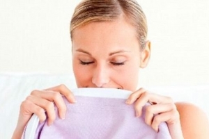 Hoe de zweetgeur in kleding te verwijderen?