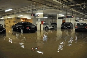 Wat te doen als uw auto onder water staat?
