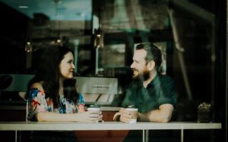 Beste vragen om een ​​gesprek te beginnen
