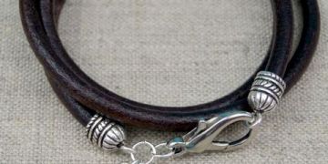 Hoe maak je leren koord armbanden met bedels