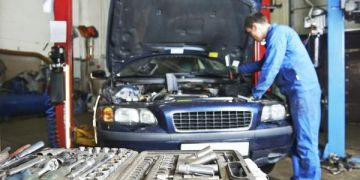 Waarom schokt mijn auto?? - alle mogelijke redenen Waarom schokt mijn auto?? - alle mogelijke redenen